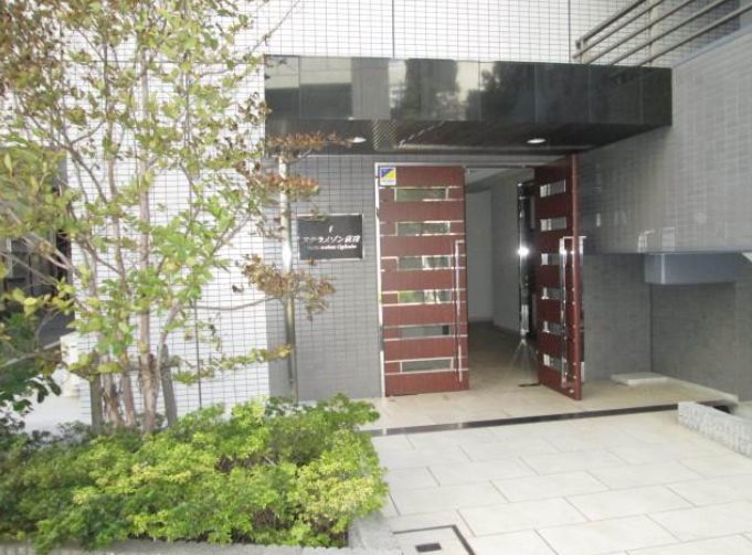 杉並区荻窪５丁目楽器可（ピアノ・弦楽器）マンション エントランス