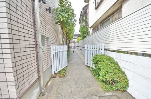 練馬区谷原2丁目楽器可(防音・グランドピアノ・弦・管楽器・声楽)マンション　 エントランス