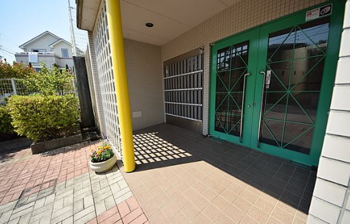 川崎市麻生区片平5丁目楽器可（グランドピアノ・弦・管楽器）マンション 玄関