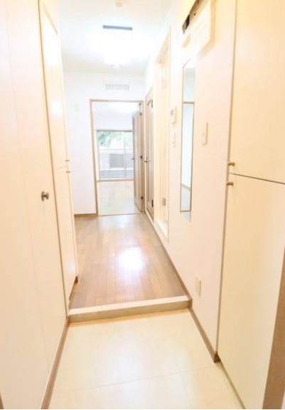 所沢市くすのき台１丁目楽器可(防音・グランドピアノ・弦管楽器・声楽)マンション 玄関