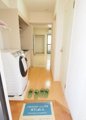 調布市若葉町2丁目楽器可（防音・ピアノ・弦/管楽器・声楽・DTM）女性専用マンション 玄関