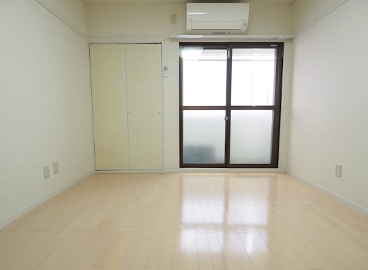調布市若葉町2丁目楽器可（防音・ピアノ・弦/管楽器・声楽・DTM）女性専用マンション リビング