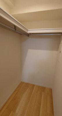 三鷹市新川4丁目楽器可（防音・グランドピアノ・弦・管楽器・声楽）マンション 収納