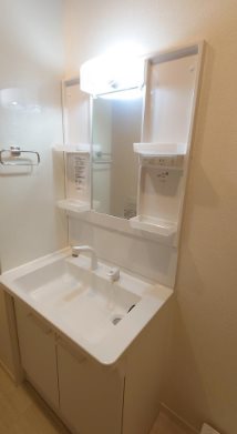 三鷹市新川4丁目楽器可（防音・グランドピアノ・弦・管楽器・声楽）マンション 洗面所
