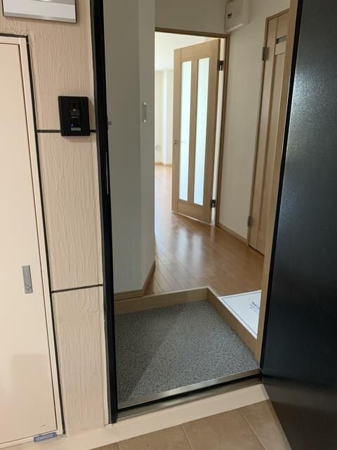 西東京市芝久保町2丁目楽器可(防音・グランドピアノ・弦・管楽器・声楽)マンション 玄関