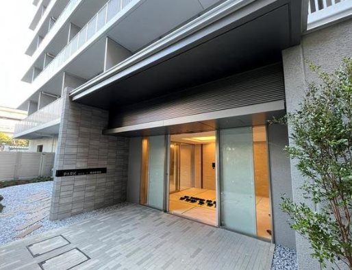 横浜市南区浦舟町3丁目楽器可（ピアノ）マンション エントランス