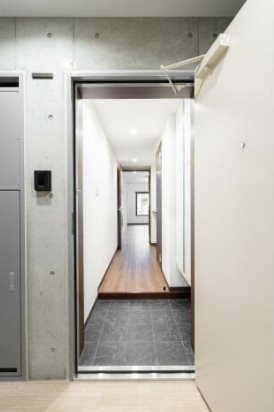江戸川区南小岩8丁目楽器可(防音・グランドピアノ・弦・木・金管楽器・声楽・DTM)マンション 玄関