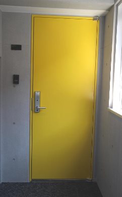 川崎市中原区下小田中1丁目楽器可(防音・ピアノ・弦・木楽器・声楽マイクなし)マンション 玄関