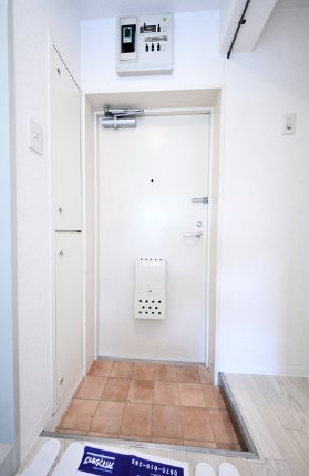 豊島区長崎6丁目楽器可(防音・グランドピアノ・弦・管楽器・声楽)女性専用マンション 玄関