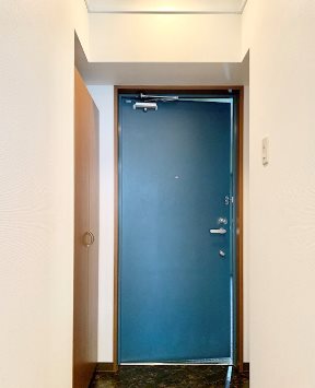 小金井市本町5丁目楽器可（防音・ピアノ・弦管楽器・声楽・DTM）マンション 玄関