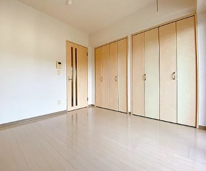 神奈川県川崎市多摩区西生田2丁目楽器可（グランドピアノ・弦・管楽器・DTM）マンション リビング