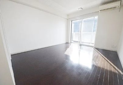 調布市若葉町2丁目楽器可(防音・グランドピアノ・弦管楽器・声楽・DTM）マンション リビング