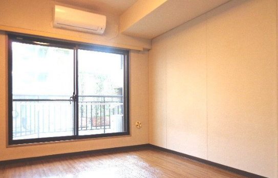 府中市府中町2丁目楽器可(防音・24時間演奏・グランドピアノ・弦・管楽器・声楽)女性限定マンション リビング