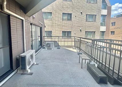 府中市府中町2丁目楽器可(防音・24時間演奏・グランドピアノ・弦・管楽器・声楽)女性限定マンション ベランダ