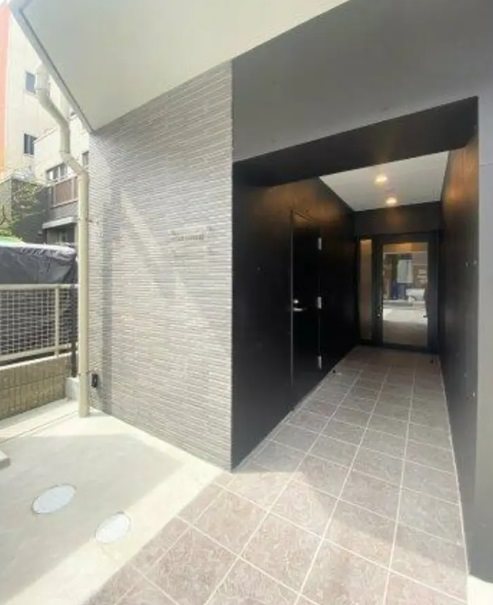 台東区千束4丁目楽器可（防音・24時間演奏可・グランドピアノ・弦管楽器・声楽・DTM）マンション エントランス