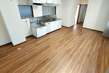 所沢市小手指南1丁目楽器可(防音・ピアノ・弦管楽器・声楽)マンション リビング