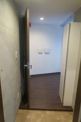 板橋区小豆沢2丁目楽器可(防音・24時間演奏・グランドピアノ・弦・管楽器・声楽)マンション 玄関
