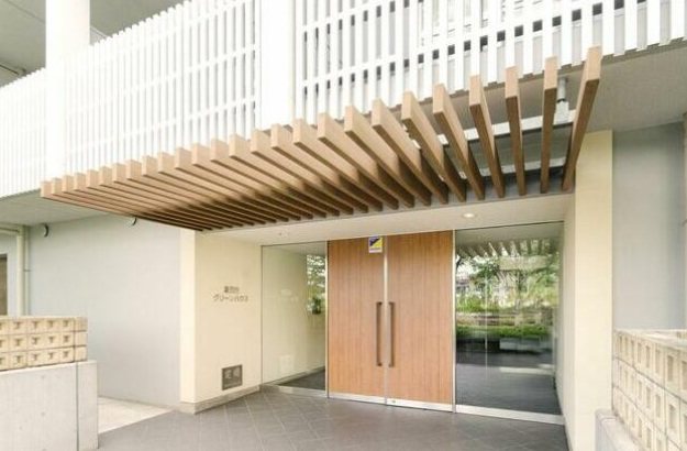 川崎市麻生区上麻生３丁目楽器可（ピアノ・弦管楽器・声楽・ＤＴＭその都度相談)マンション エントランス