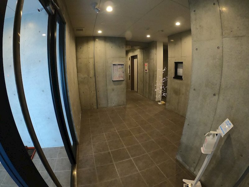 台東区三筋1丁目楽器可（24時間・防音・ピアノ・弦・管・声楽・DTM）マンション エントランス