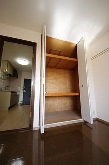 所沢市久米楽器可(防音・グランドピアノ・弦・管楽器・声楽)マンション 収納