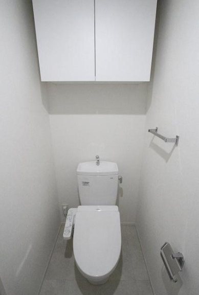 川崎市中原区下小田中1丁目楽器可(防音・ピアノ・弦・木楽器・声楽マイクなし)マンション トイレ