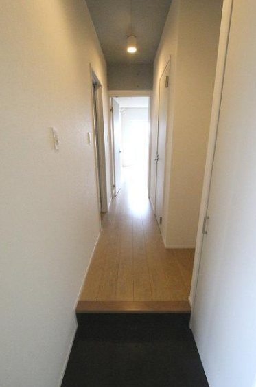 川崎市中原区下小田中1丁目楽器可(防音・ピアノ・弦・木楽器・声楽マイクなし)マンション 玄関