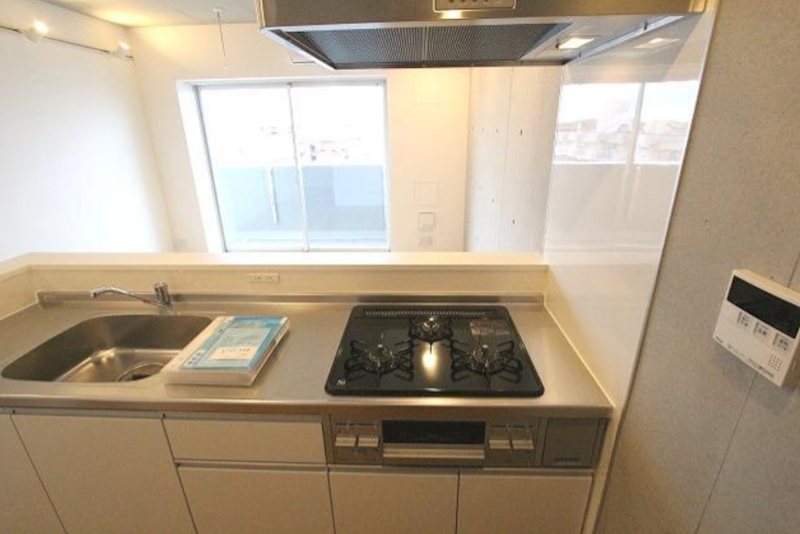 川崎市中原区下小田中1丁目楽器可(防音・ピアノ・弦・木楽器・声楽マイクなし)マンション キッチン