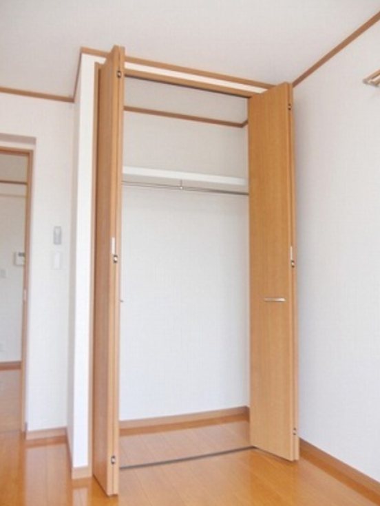 川崎市多摩区生田6丁目楽器可(防音・グランドピアノ・弦・管楽器・声楽)マンション 収納
