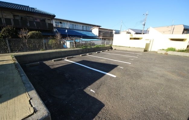 所沢市西新井町楽器可(防音・グランドピアノ・弦管楽器・声楽)マンション 駐車場