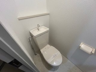 目黒区目黒3丁目楽器可(防音・グランドピアノ・弦・管楽器・声楽)マンション♪ トイレ