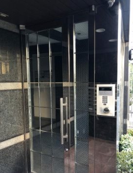 清瀬市元町1丁目楽器可（グランドピアノ・管弦楽器・声楽）女性限定マンション エントランス
