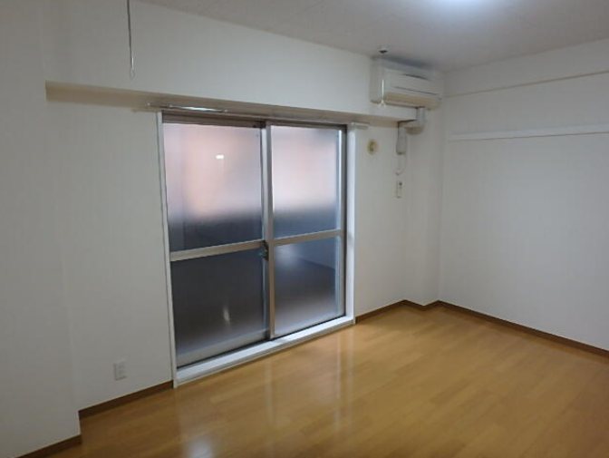 八王子市明神町3丁目楽器可（防音・グランドピアノ・弦管楽器・声楽）マンション リビング