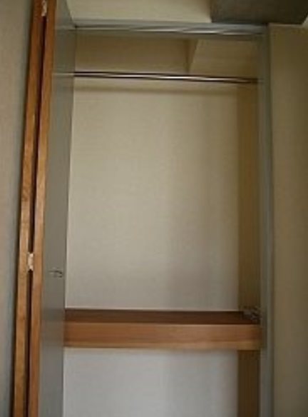 川崎市高津区久本1丁目楽器可(防音・グランドピアノ・弦・管楽器・声楽)マンション 収納