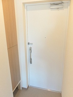 川崎市麻生区上麻生1丁目楽器可（グランドピアノ・弦/管楽器・声楽・DTM）マンション 玄関