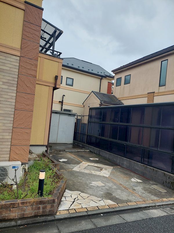 旭町一丁目戸建 駐車場