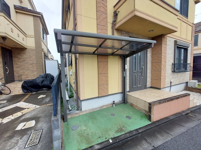 旭町一丁目戸建 玄関