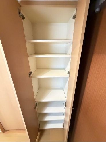 川崎市多摩区登戸楽器可（ピアノ・管弦楽器）マンション 収納