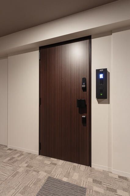 横浜市中区若葉町2丁目楽器可（ピアノ）マンション 玄関