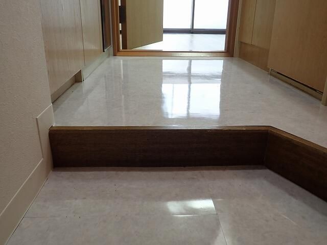 座間市座間2丁目楽器可(防音・ピアノ・弦管楽器・声楽)マンション 玄関