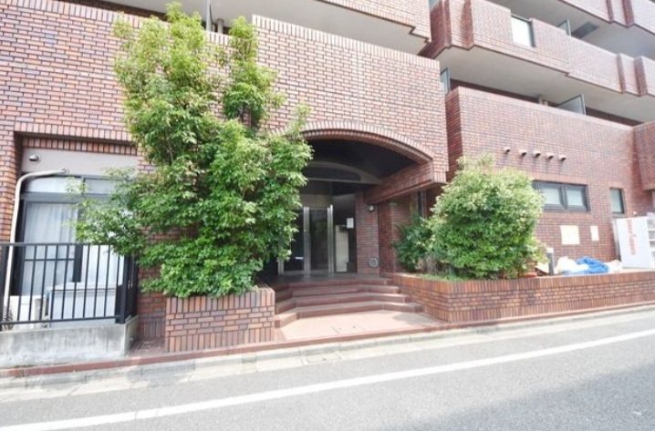 練馬区東大泉3丁目楽器可(グランドピアノ・弦・木管楽器・声楽)マンション エントランス
