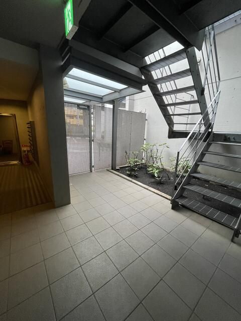 杉並区上高井戸1丁目楽器可（グランドピアノ・管弦楽器・声楽）マンション エントランス