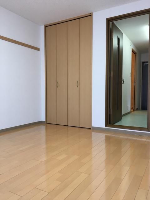 横浜市中区麦田町1丁目楽器可（グランドピアノ・弦管楽器・声楽）マンション リビング