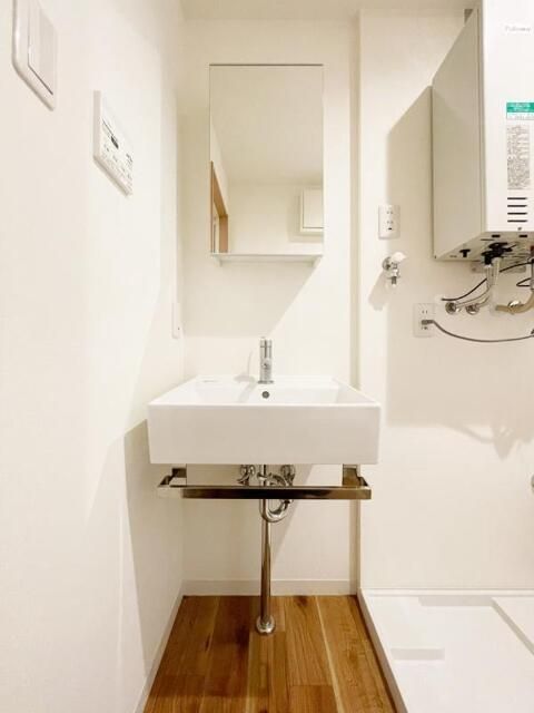 新宿区大京町楽器可(防音・24時間演奏・ピアノ・弦管楽器・声楽)マンション 洗面所