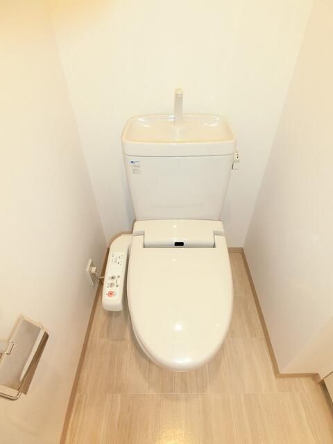 横浜市中区日本大通楽器可（ピアノ・ヴァイオリン・フルート）マンション トイレ
