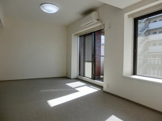 市川市新田2丁目楽器可(ピアノ・弦楽器・・木管楽器・声楽)マンション リビング