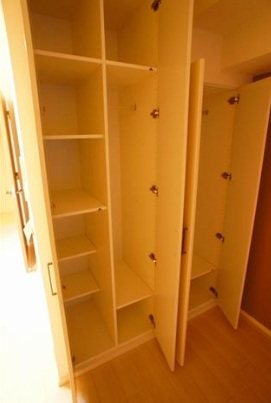 横浜市中区相生町3丁目楽器可（ピアノ）マンション 収納