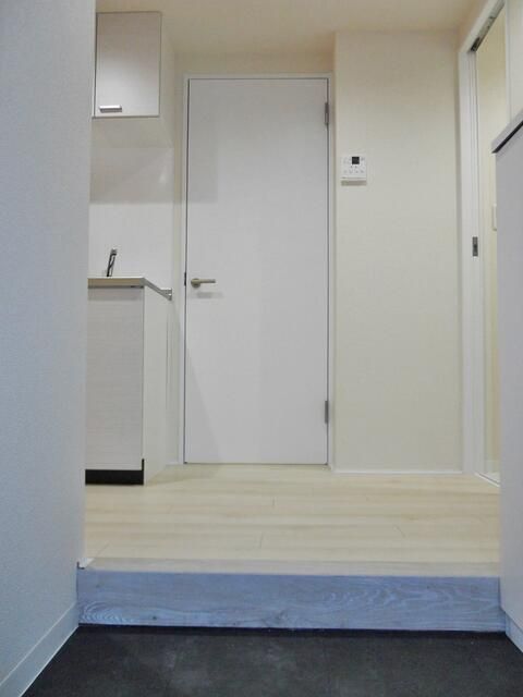 横浜市中区山下町楽器可（ピアノ・弦/管楽器・声楽・DTM）マンション 玄関