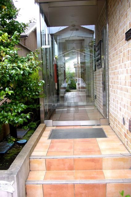 目黒区中町1丁目楽器可(防音・グランドピアノ)マンション エントランス