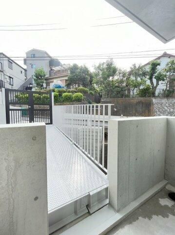 横浜市港北区岸根町楽器可(防音・24時間演奏可能・ピアノ・弦・管楽器・声楽・DTM) マンション ベランダ