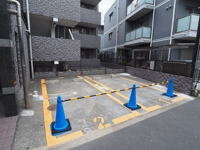 スカイコート高円寺第３ 駐車場